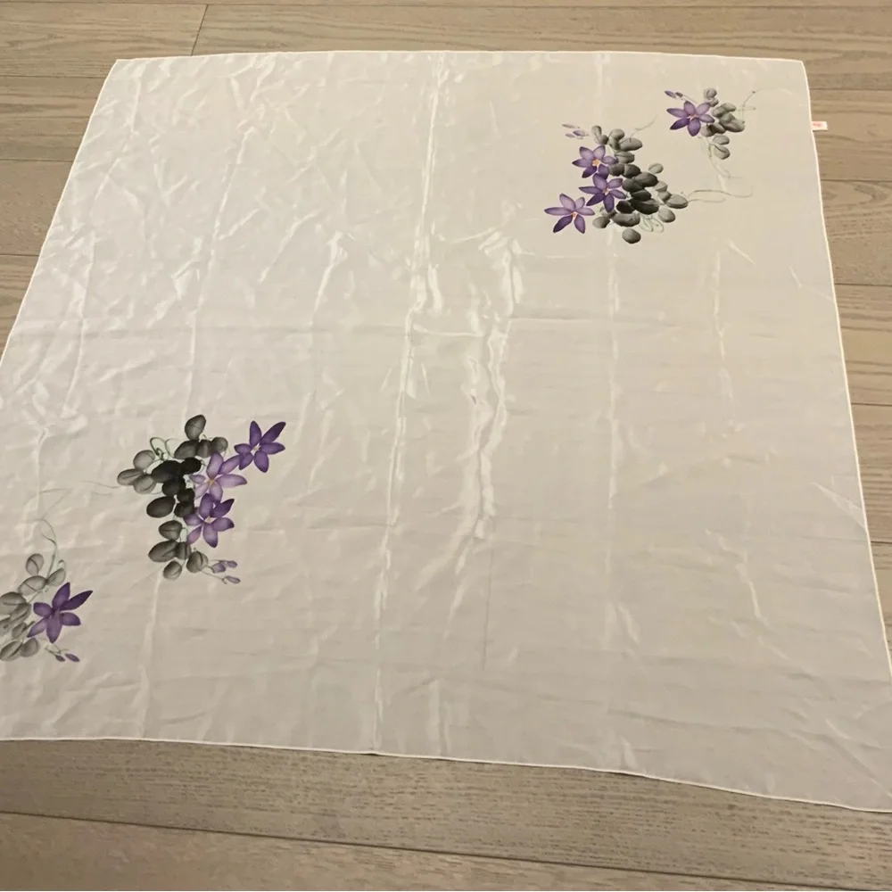 Vintage 100% Silk Large Square Scarf - Picture 4 of 6